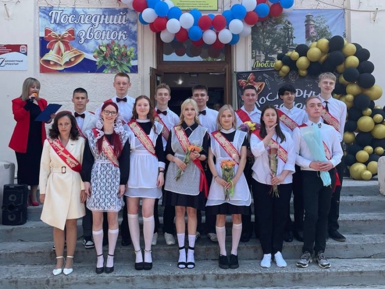 В добрый путь, выпускники!.